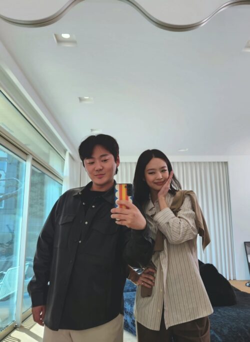 Brown Two-Piece Illusion Stripes Shirt And Sweater Shawl | Jennie - BlackPink