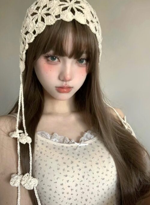 Beige Crochet Flower Tassel Hat | Sakura – Le Sserafim