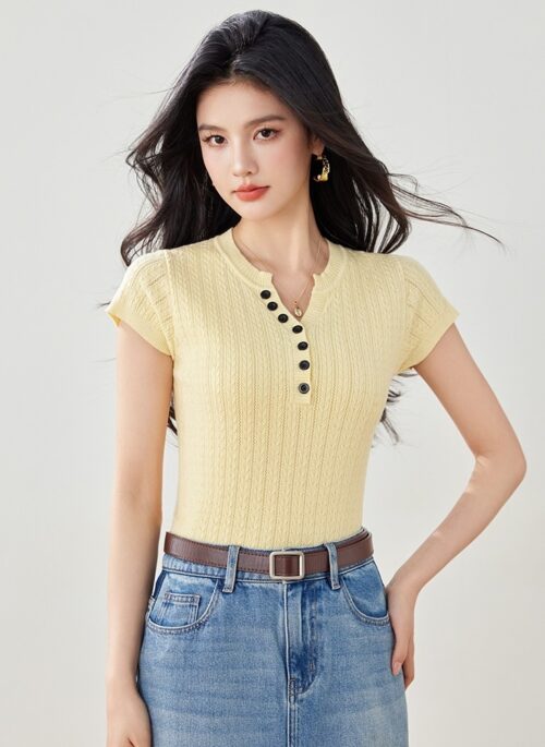 Chic Knit Shimmer Top With Open Collar