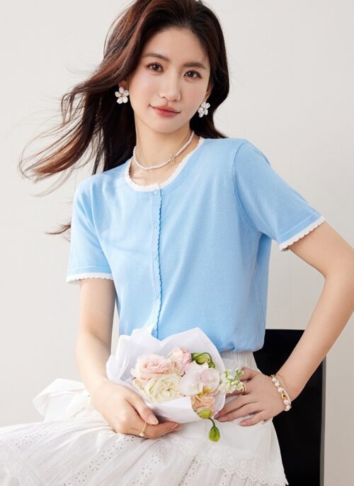 Elegant Knit Cardigan For Spring And Summer