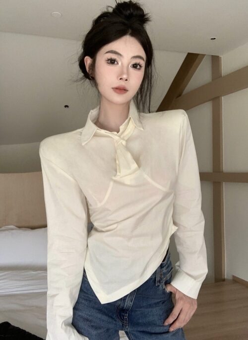 Off-White V-Cut Hem Collared Shirt | Kyujin - NMIXX