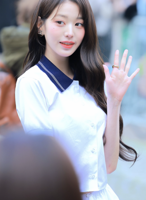 White Button-Up Shirt  WIth Blue Collar | Wonyoung – IVE