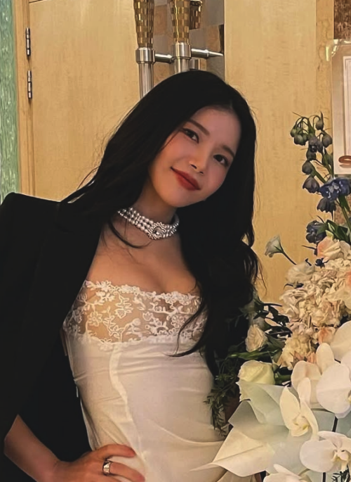 White Layered Pearl Rhinestone Choker | Solar - Mamamoo