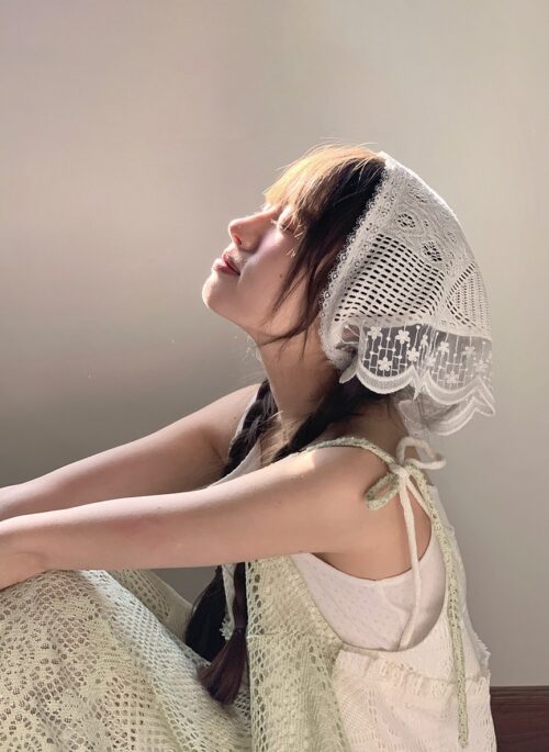 White Multi-Pattern Lace Headscarf | Yujin – IVE
