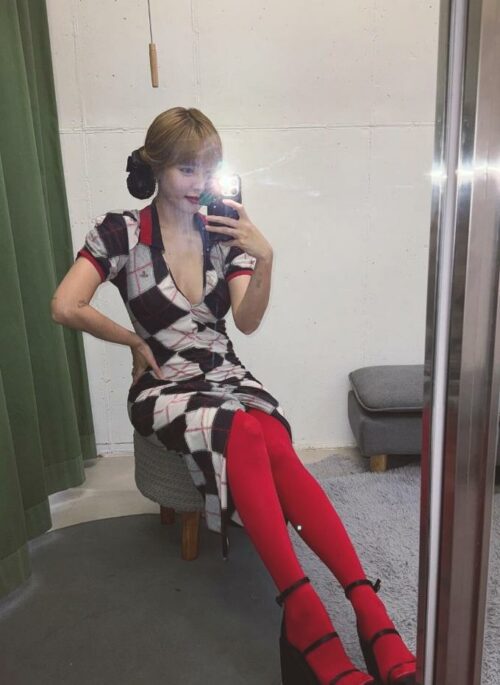Black Thin Straps Platform Sandals | Hyuna