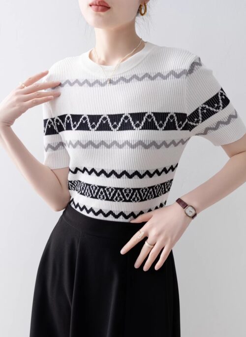 White Ethnic Strips Pattern T-Shirt | Lisa – BlackPink