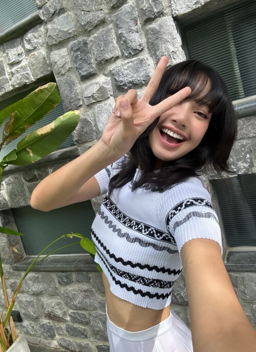 White Ethnic Strips Pattern T-Shirt | Lisa – BlackPink