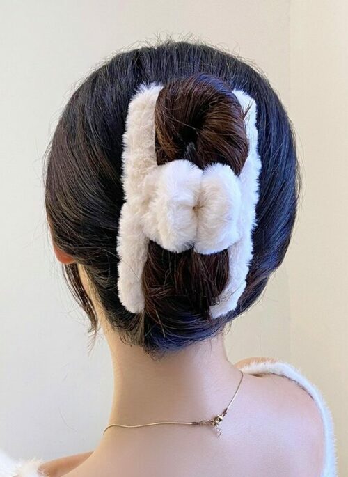 Beige Fluffy Claw Clip | Kim Mi Kyung – The Potato Lab