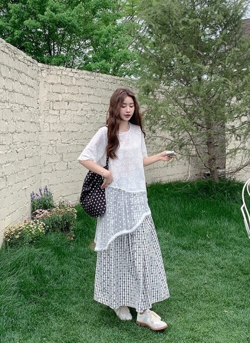 Elegant Lace Top And Skirt Set