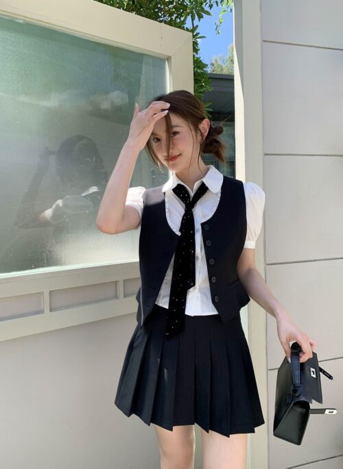 Black Lace Trim Button-Up Vest | IU