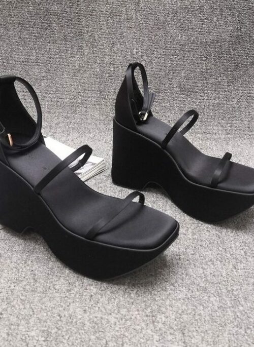 Black Thin Straps Platform Sandals | Hyuna