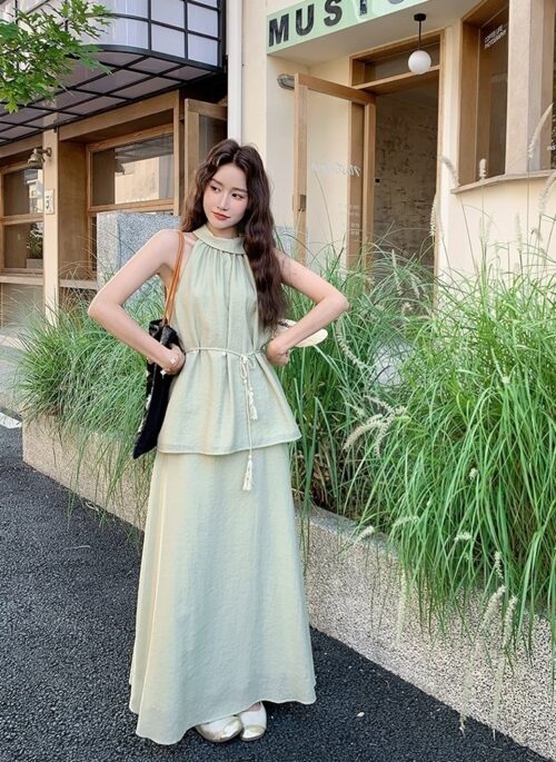 Elegant Off Shoulder Halter Top And Skirt Set