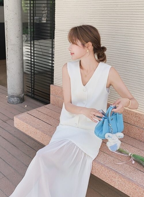 Elegant Sleeveless Vest And Skirt Set