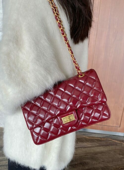 Red Faux Leather Gold Chain Shoulder Bag | Yuna - ITZY