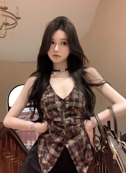Red Vintage Plaid Halter Vest | Gaeul – IVE
