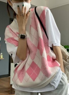 Pink V-Neck Argyle Vest | Um Jae Il – Resident Playbook