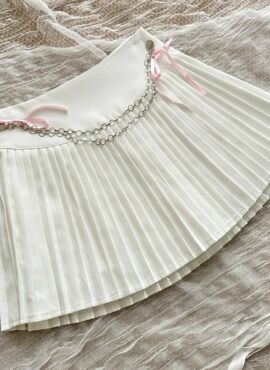 White Chain And Bow Accent Pleated Skirt | Wonyoung – IVE