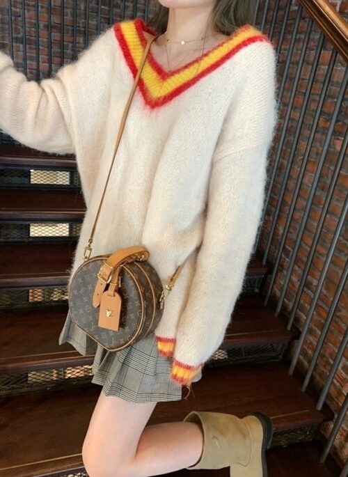 Beige Mink Fur Yellow Lining V-Neck Sweater | Jeong Gu Won - My Demon