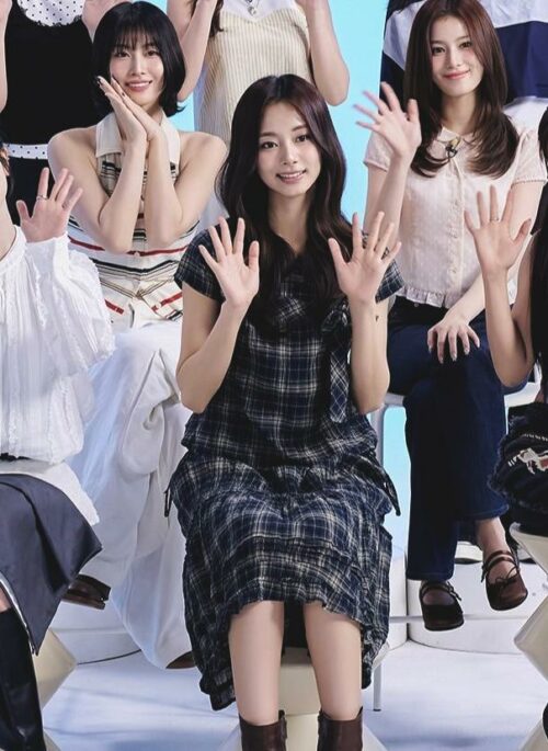 Black Plaid Tiered Midi Skirt | Tzuyu - Twice