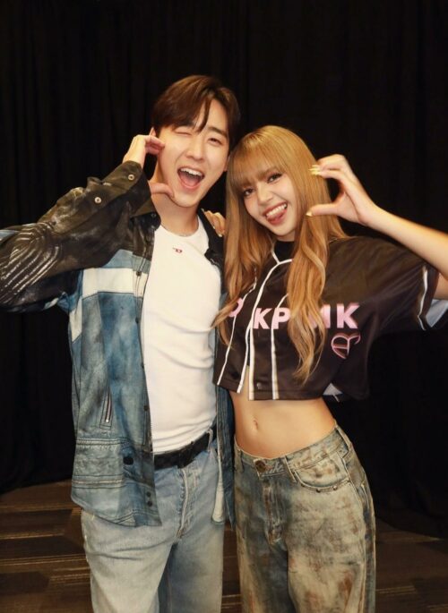Blue Ragged Style Loose Jeans | Lisa - BlackPink