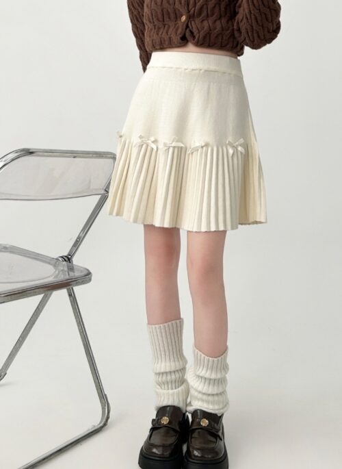 Knit Pleated Skirt With Bow Detail