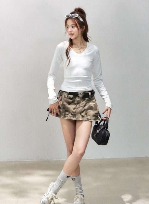 Slim Fit V Neck Long Sleeve Crop Top