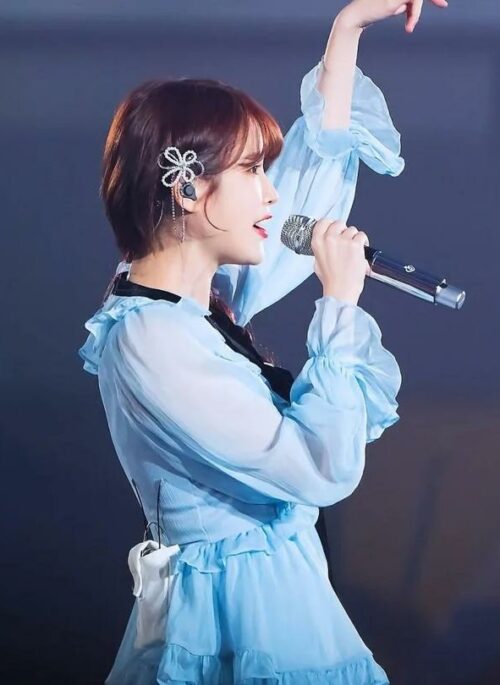 White Pearl Flower Asymmetrical Earrings | IU