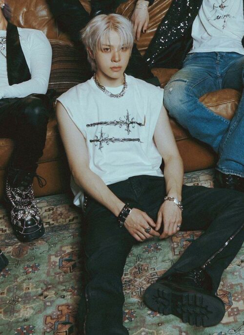 White Vintage Sword Graphic Sleeveless T-Shirt | Junghwan - Treasure